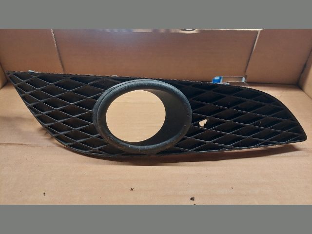 bontott OPEL ASTRA H Jobb Ködlámpa Rács