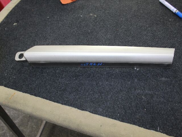 bontott OPEL ASTRA H Jobb Műszerfal Díszléc