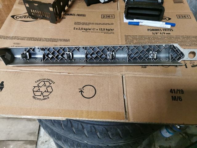 bontott OPEL ASTRA H Jobb Műszerfal Díszléc