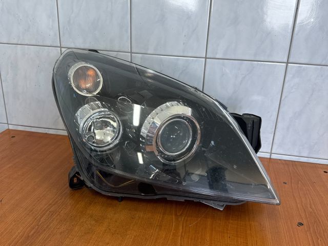 bontott OPEL ASTRA H Jobb Xenon Fényszóró