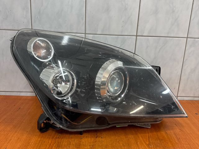 bontott OPEL ASTRA H Jobb Xenon Fényszóró