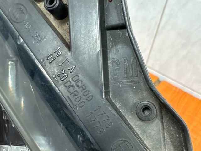 bontott OPEL ASTRA H Jobb Xenon Fényszóró