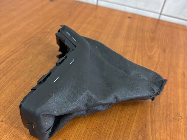 bontott OPEL ASTRA H Kézifék Szoknya