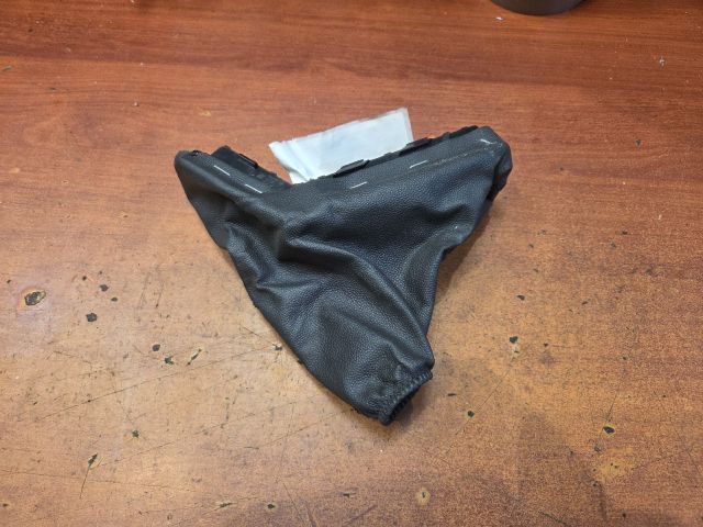 bontott OPEL ASTRA H Kézifék Szoknya