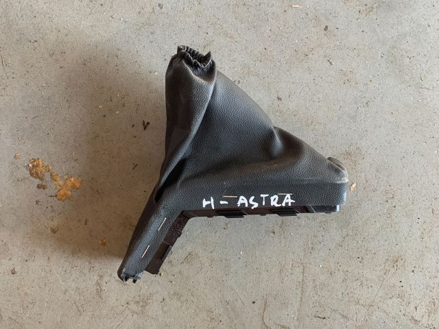 bontott OPEL ASTRA H Kézifék Szoknya