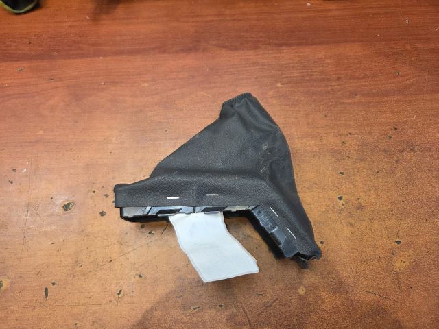 bontott OPEL ASTRA H Kézifék Szoknya