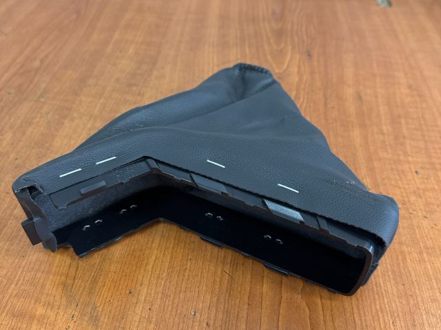 bontott OPEL ASTRA H Kézifék Szoknya