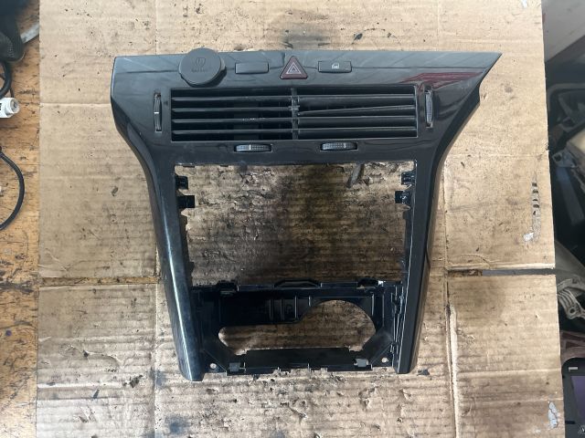 bontott OPEL ASTRA H Középkonzol Keret