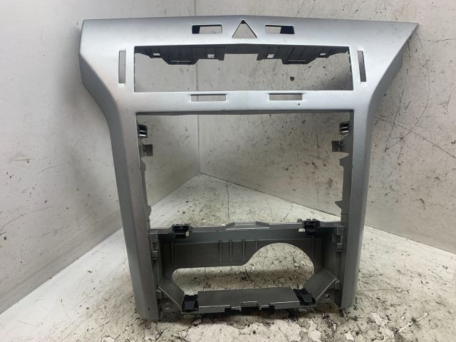bontott OPEL ASTRA H Középkonzol Keret
