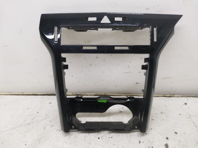 bontott OPEL ASTRA H Középkonzol Keret