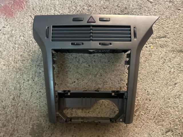 bontott OPEL ASTRA H Középkonzol Keret