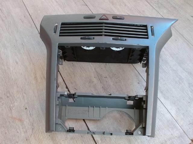 bontott OPEL ASTRA H Középkonzol Keret