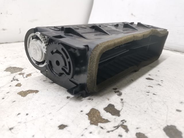 bontott OPEL ASTRA H Középső Szellőző