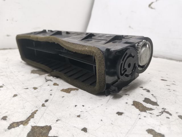 bontott OPEL ASTRA H Középső Szellőző