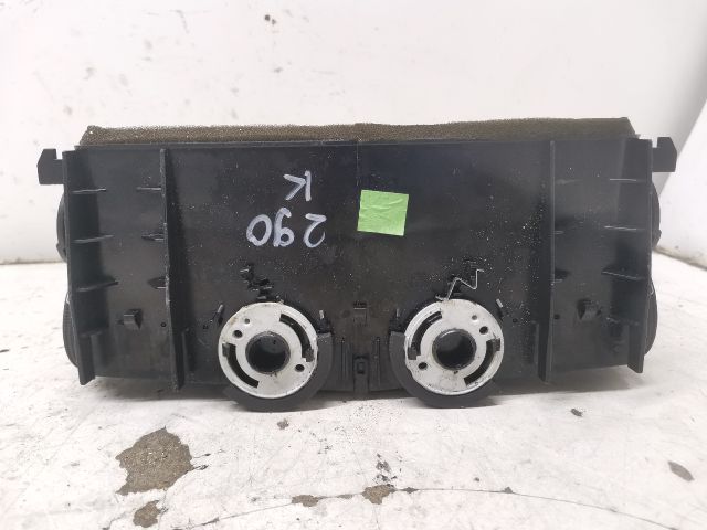 bontott OPEL ASTRA H Középső Szellőző