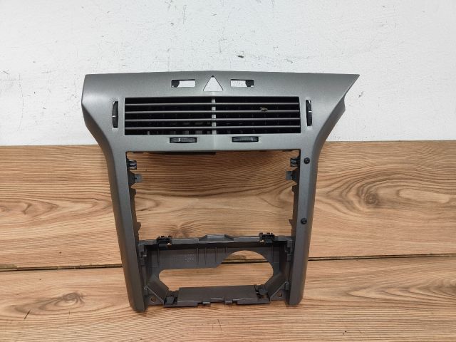 bontott OPEL ASTRA H Középső Szellőző