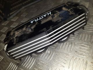 bontott OPEL ASTRA H Középső Szellőző