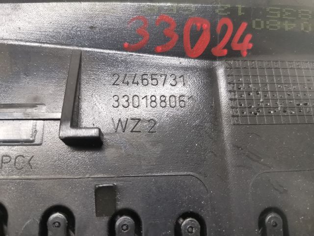 bontott OPEL ASTRA H Középső Szellőző