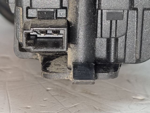 bontott OPEL ASTRA H Központizár Motor Tankajtó