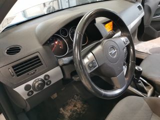 bontott OPEL ASTRA H Kürt