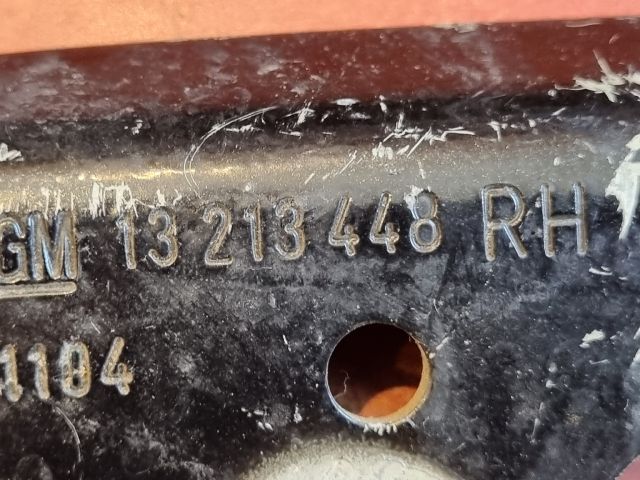 bontott OPEL ASTRA H Motorháztető Jobb Zsanér