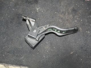 bontott OPEL ASTRA H Motorháztető Nyitó Kar / Gomb