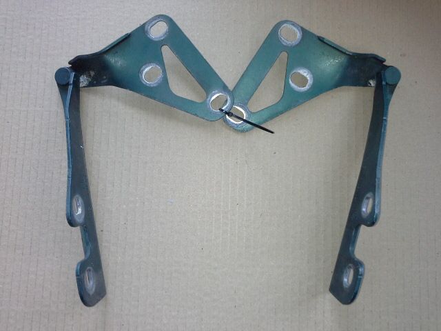 bontott OPEL ASTRA H Motorháztető Zsanér Pár