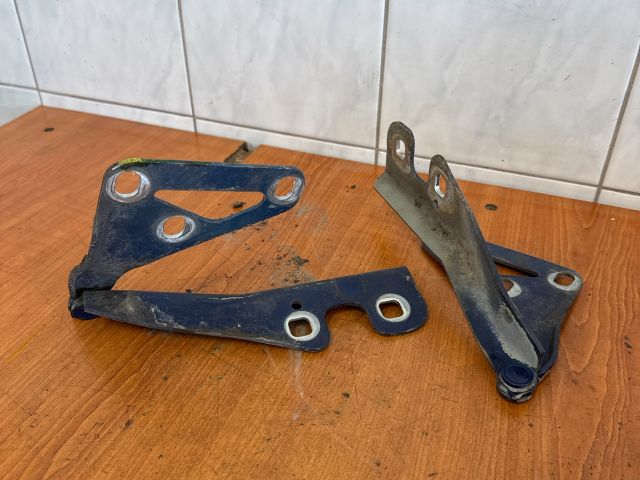 bontott OPEL ASTRA H Motorháztető Zsanér Pár