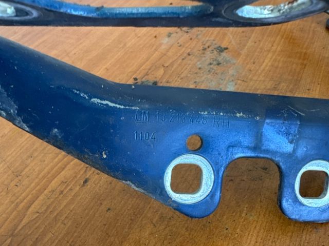 bontott OPEL ASTRA H Motorháztető Zsanér Pár