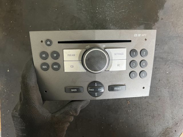 bontott OPEL ASTRA H Rádió / CD