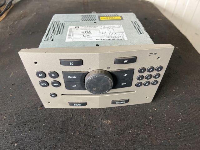 bontott OPEL ASTRA H Rádió / CD