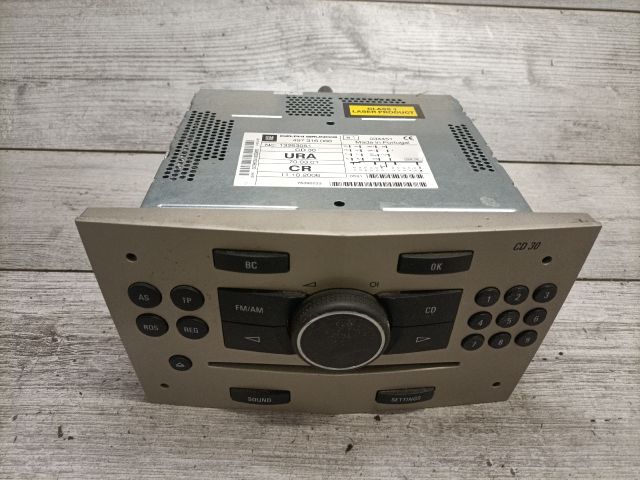 bontott OPEL ASTRA H Rádió / CD