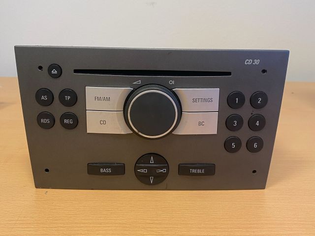 bontott OPEL ASTRA H Rádió / CD