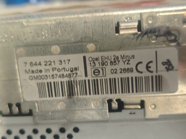 bontott OPEL ASTRA H Rádió / CD