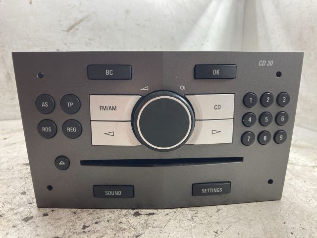 bontott OPEL ASTRA H Rádió / CD