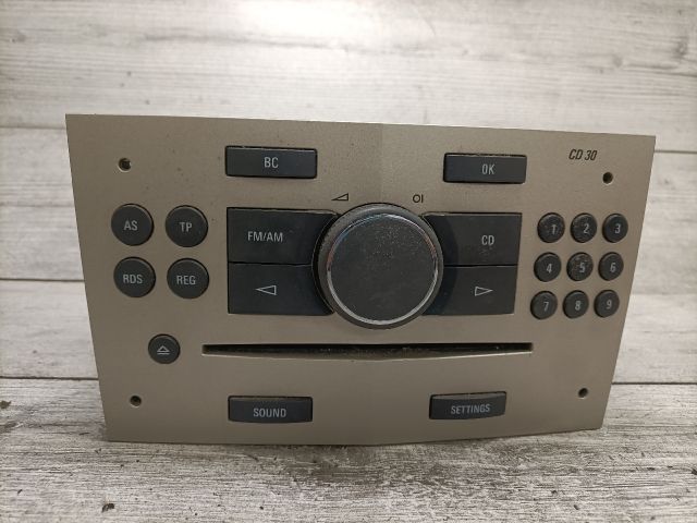 bontott OPEL ASTRA H Rádió / CD