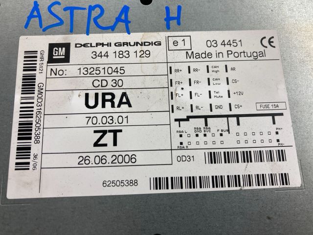 bontott OPEL ASTRA H Rádió / CD