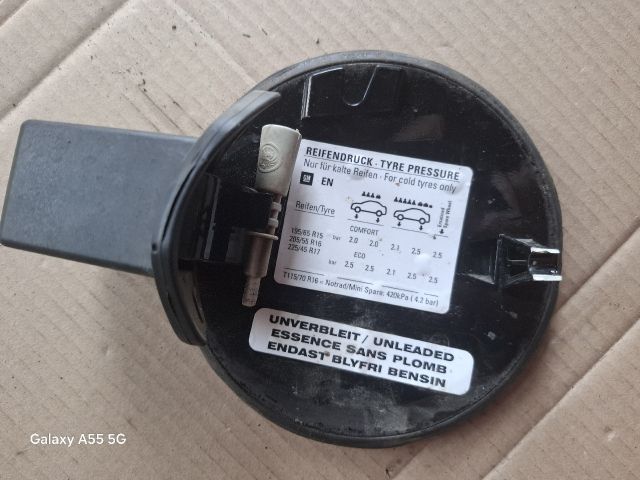 bontott OPEL ASTRA H Tankajtó