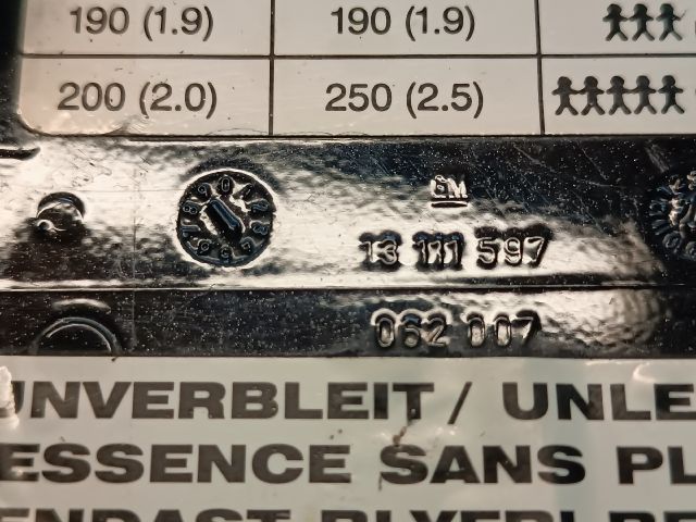 bontott OPEL ASTRA H Tankajtó