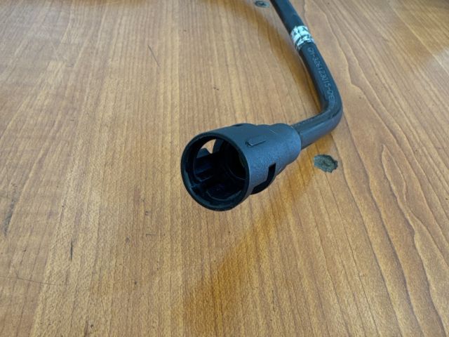 bontott OPEL ASTRA H Üzemanyagcső