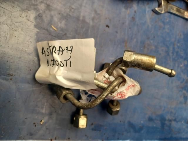 bontott OPEL ASTRA H Üzemanyagcső