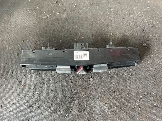 bontott OPEL ASTRA H Vészvillogó Kapcsoló