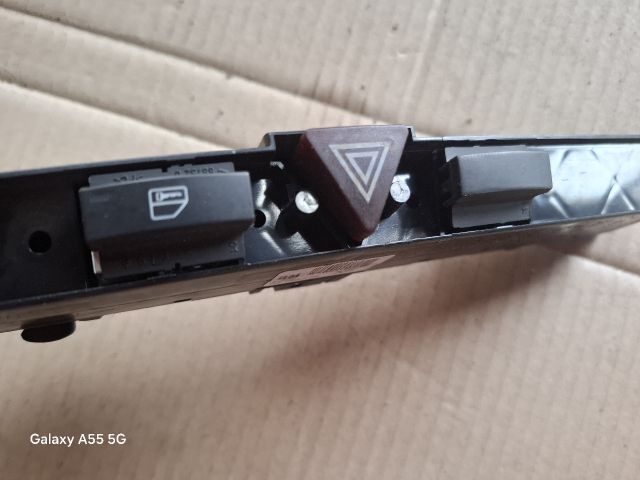 bontott OPEL ASTRA H Vészvillogó Kapcsoló