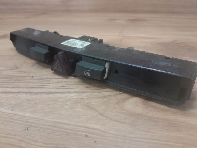 bontott OPEL ASTRA H Vészvillogó Kapcsoló