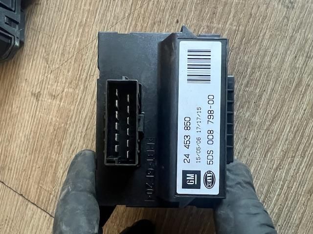 bontott OPEL ASTRA H Vonóhorog Elektronika