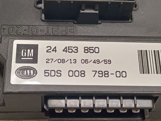 bontott OPEL ASTRA H Vonóhorog Elektronika