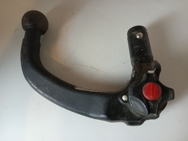 bontott OPEL ASTRA H Vonóhorog Fej