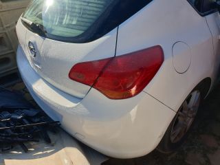 bontott OPEL ASTRA J Jobb első Csonkállvány Kerékaggyal