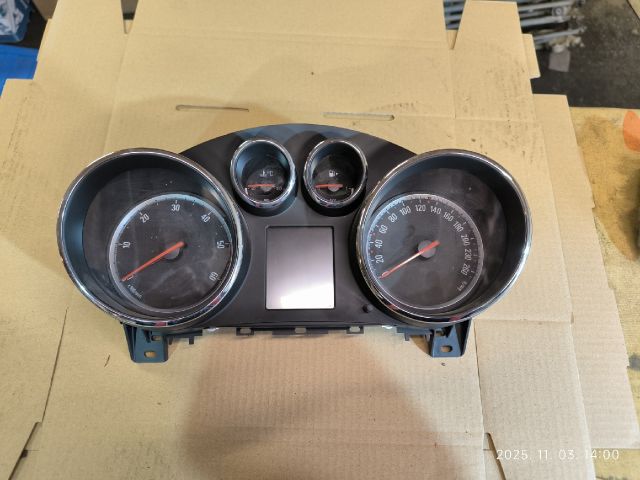 bontott OPEL ASTRA J Kilométeróra