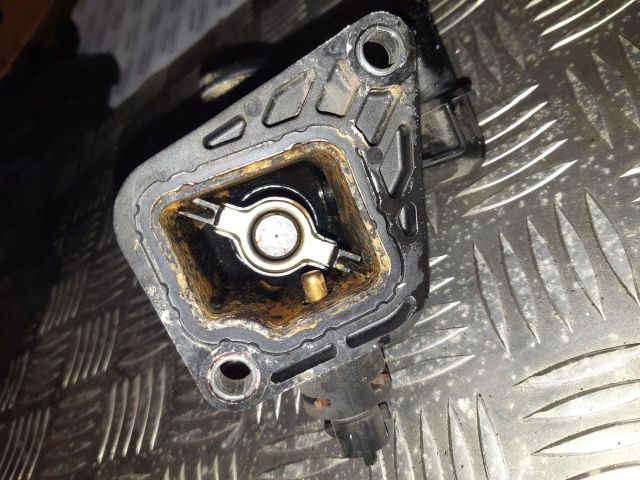 bontott OPEL ASTRA J Termosztátház